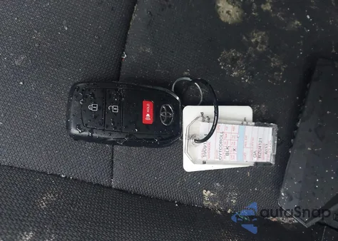 2026 Toyota Corolla Cross Le from USA, damaged, VIN 7MUCAAAG4TV157064